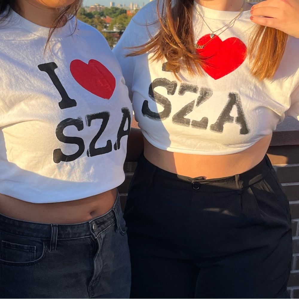 I LOVE SZA Graphic Tee
